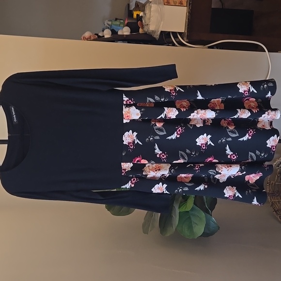 Oxiuly Fashion Dresses & Skirts - Chic Long Sleeve Black Floral Dress With POCKETS on Each Side!!